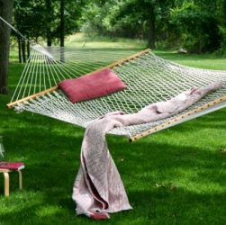 Как создать уютную атмосферу с помощью гамака в доме